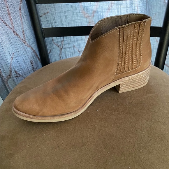 DOLCE VITA Towne Ankle Boot - Picture 9 of 10